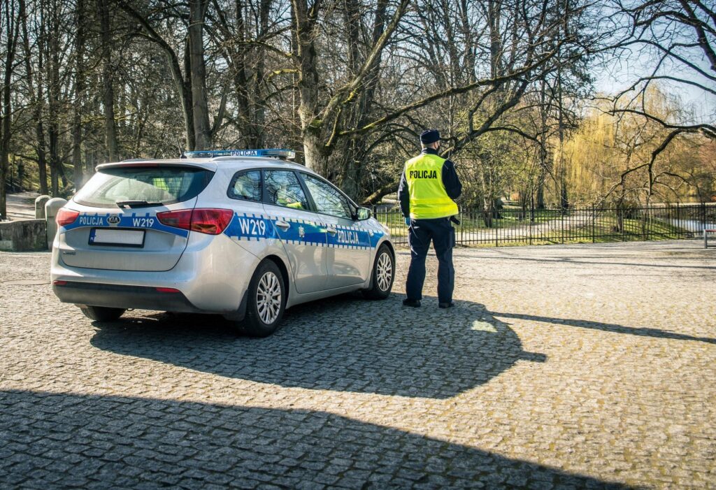 Operacja zatrzymania 33-letniego włamywacza do aptek na Pradze Północ i innych dzielnicach stolicy przeprowadzona przez Zespół do Walki z Przestępczością Przeciwko Mieniu